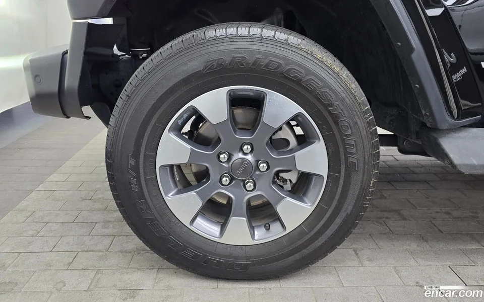 Jeep Wrangler 2.0 4 2022 — миниатюра 2