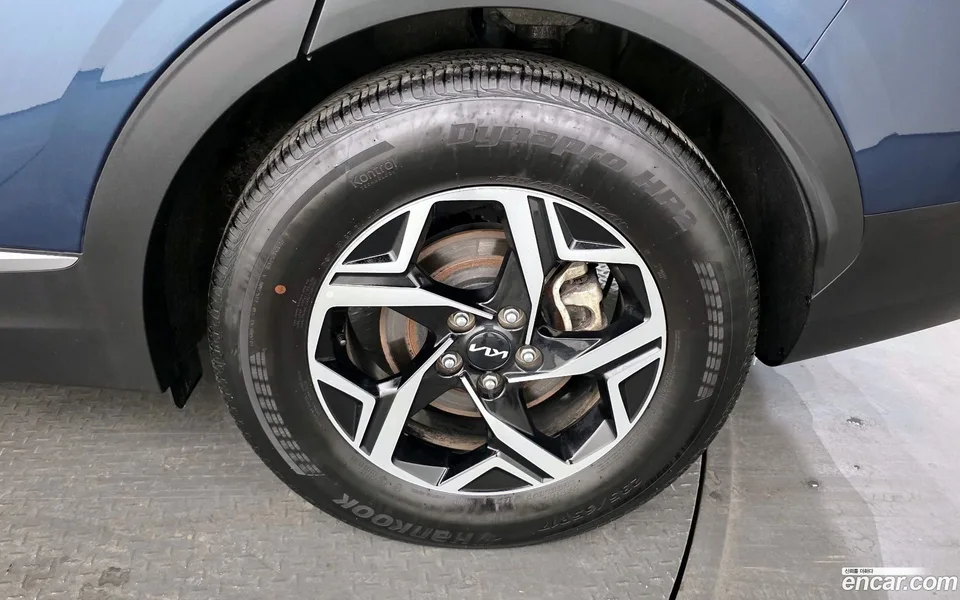 Kia Sportage 1.6 2WD 2023 — миниатюра 2