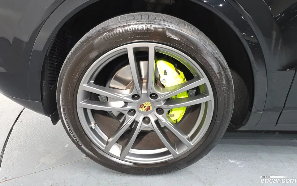 Porsche Cayenne 3.0 E- 2022 — миниатюра 2