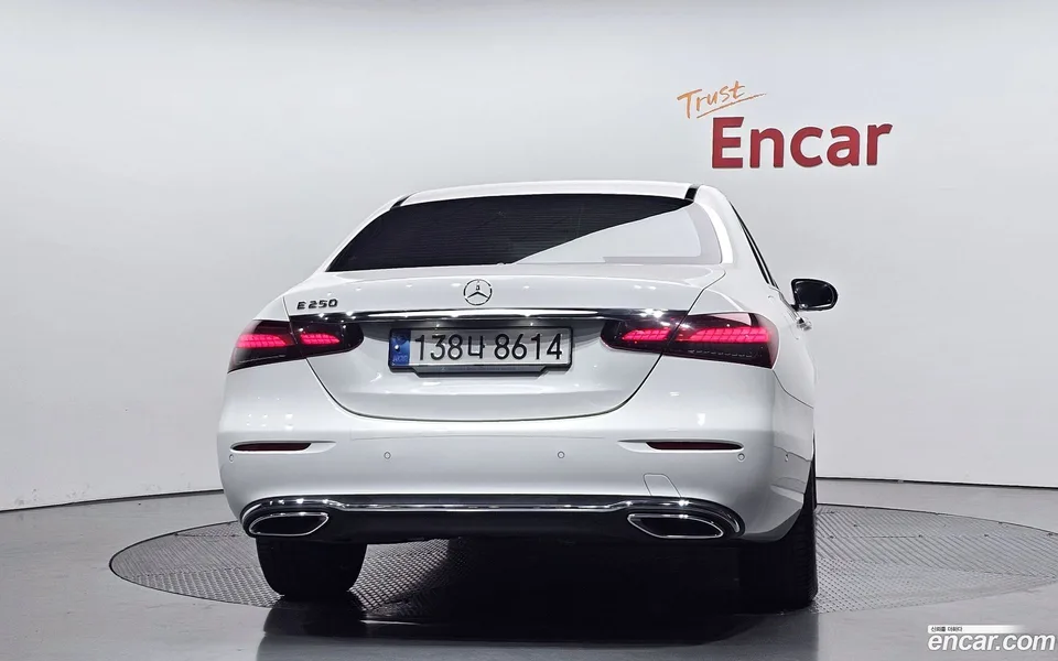 Mercedes-Benz E-Class E250 2022 — миниатюра 4