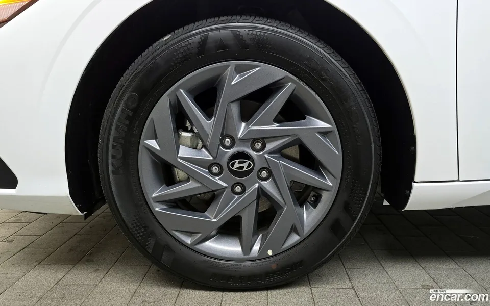 Hyundai Avante CN7 1.6 2024 — миниатюра 2