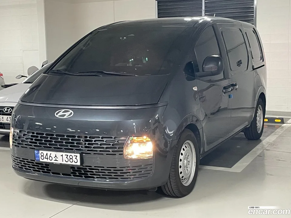 Hyundai Staria 3 2024 — фото 1, купить с доставкой в Москву