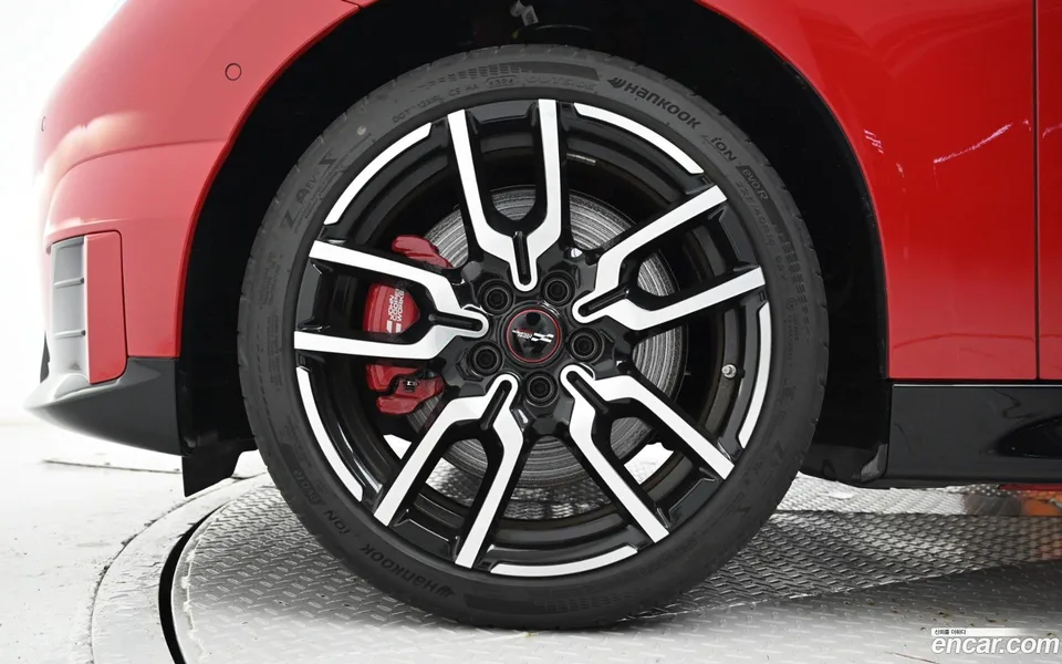 MINI Cooper Electric JCW 2025 — миниатюра 2