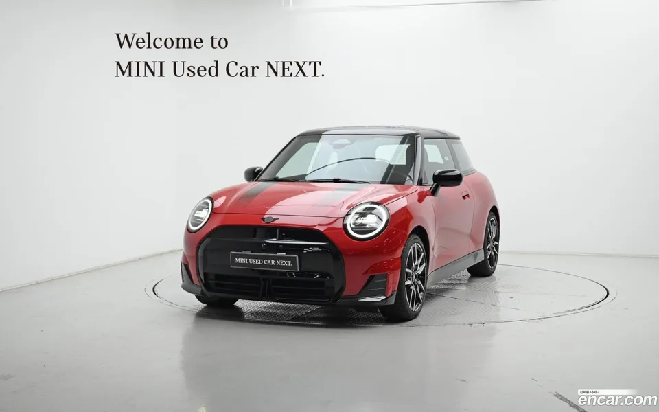 MINI Cooper Electric JCW 2025 — фото 1, купить с доставкой в Москву