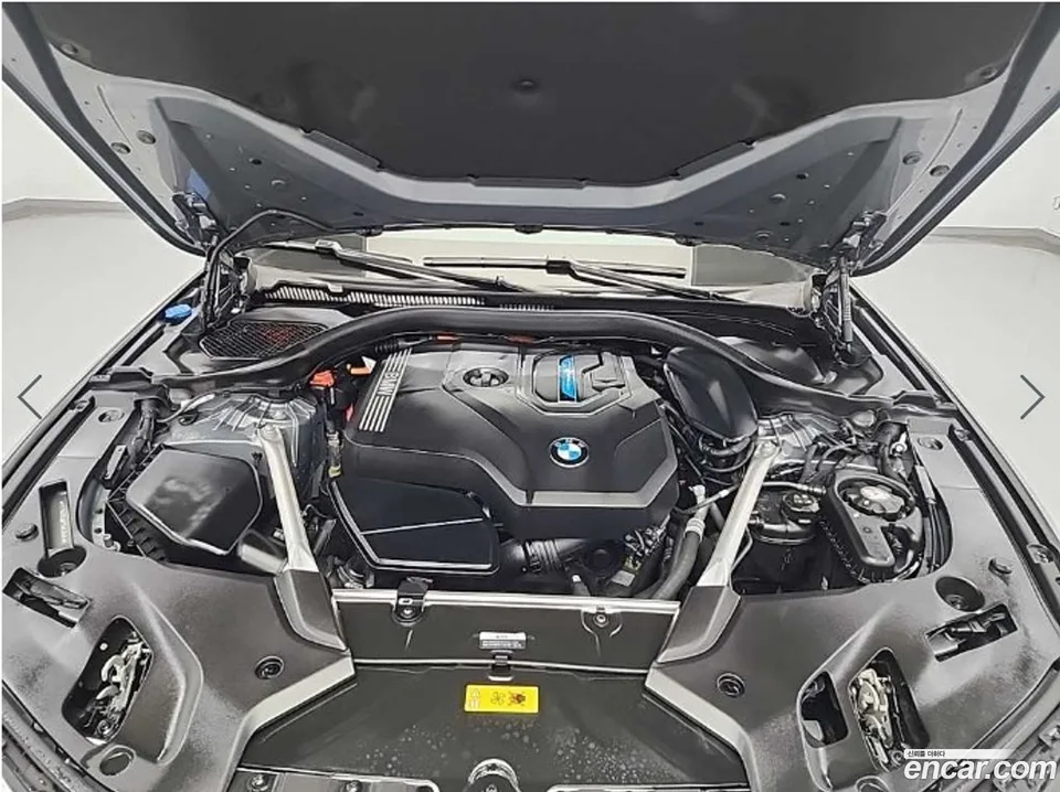 BMW 5 Series 530e M 2023 — миниатюра 2