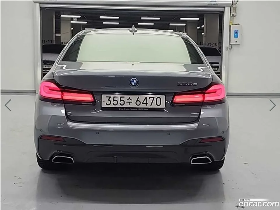 BMW 5 Series 530e M 2023 — миниатюра 3