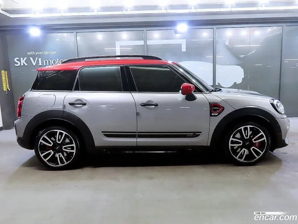 MINI Cooper S Countryman JCW 2023 — миниатюра 3
