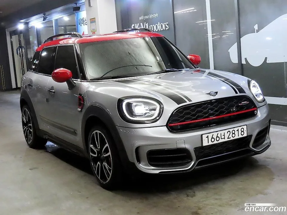 MINI Cooper S Countryman JCW 2023 — фото 1, купить с доставкой в Москву