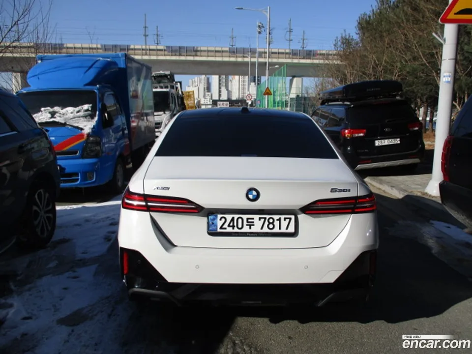 BMW 5 Series 530i xDrive M 2024 — миниатюра 4