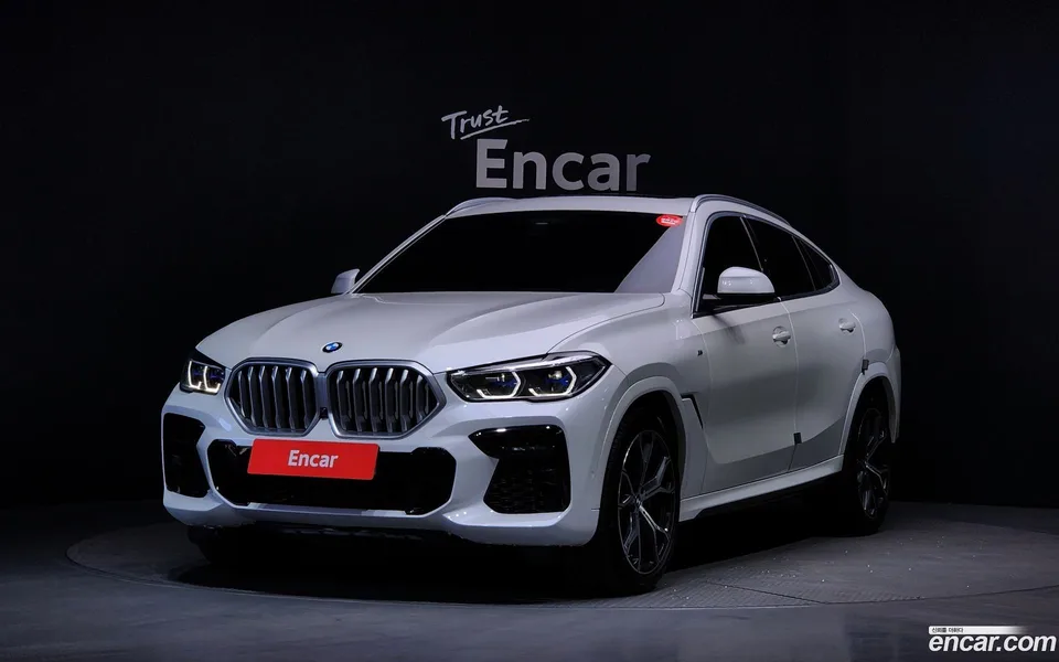 BMW X6 xDrive40i M 2023 — фото 1, купить с доставкой в Москву