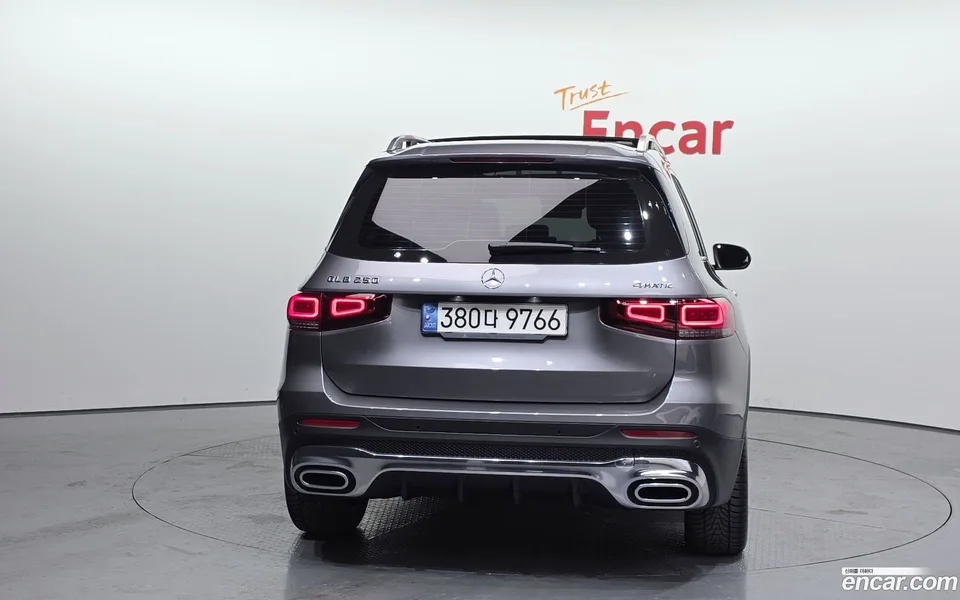 Mercedes-Benz GLB-Class GLB250 4MATIC 2022 — миниатюра 4