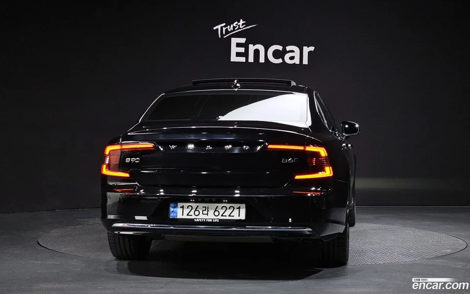 Volvo S90 B6 AWD 2023 — миниатюра 4