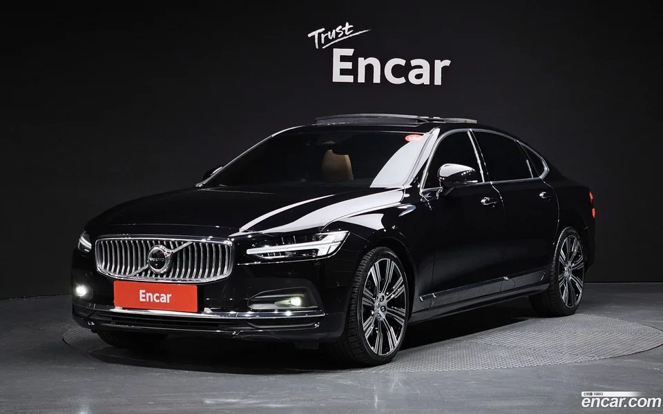 Volvo S90 B6 AWD 2023 — фото 1, купить с доставкой в Москву