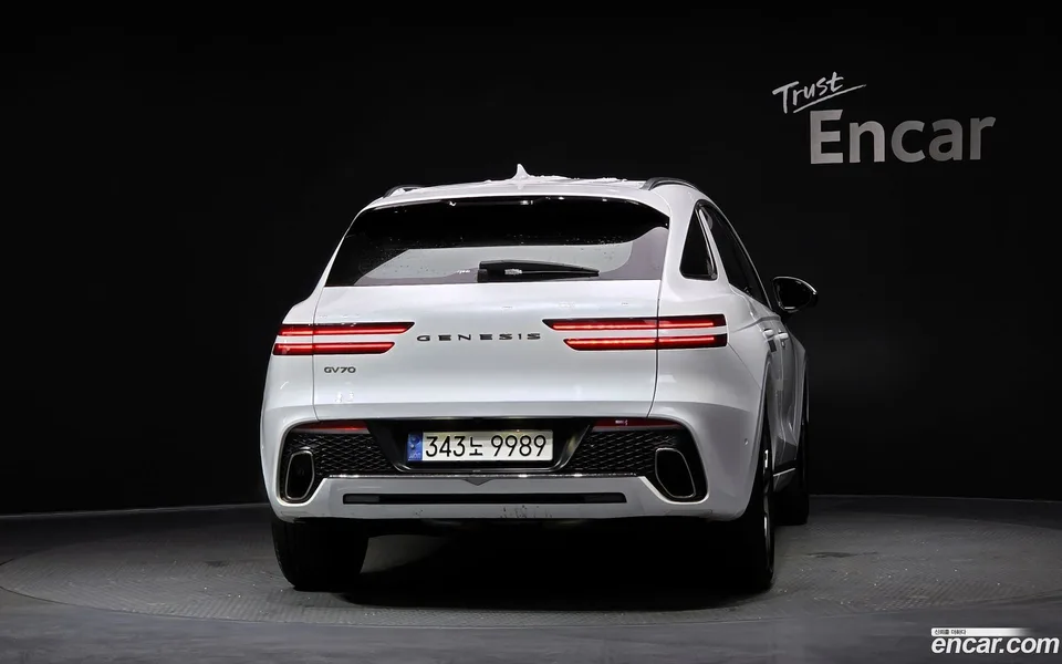 Genesis GV70 2.5T 2WD 2023 — миниатюра 4