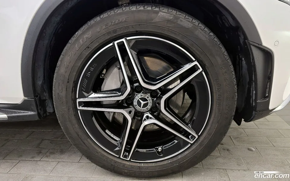 Mercedes-Benz GLC-Class GLC300 4MATIC 2023 — миниатюра 2