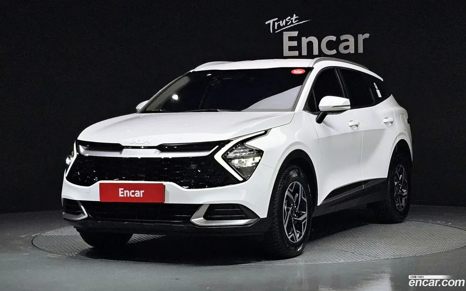 Kia Sportage 2.0 2WD 2022 — photo 1, buy with delivery to Moscow
