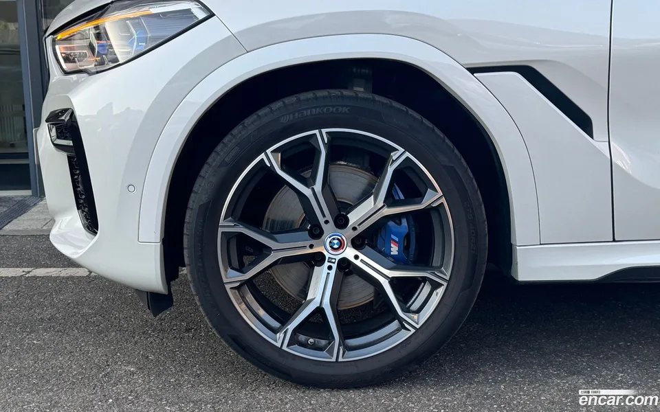 BMW X6 xDrive30d M 2023 — миниатюра 2