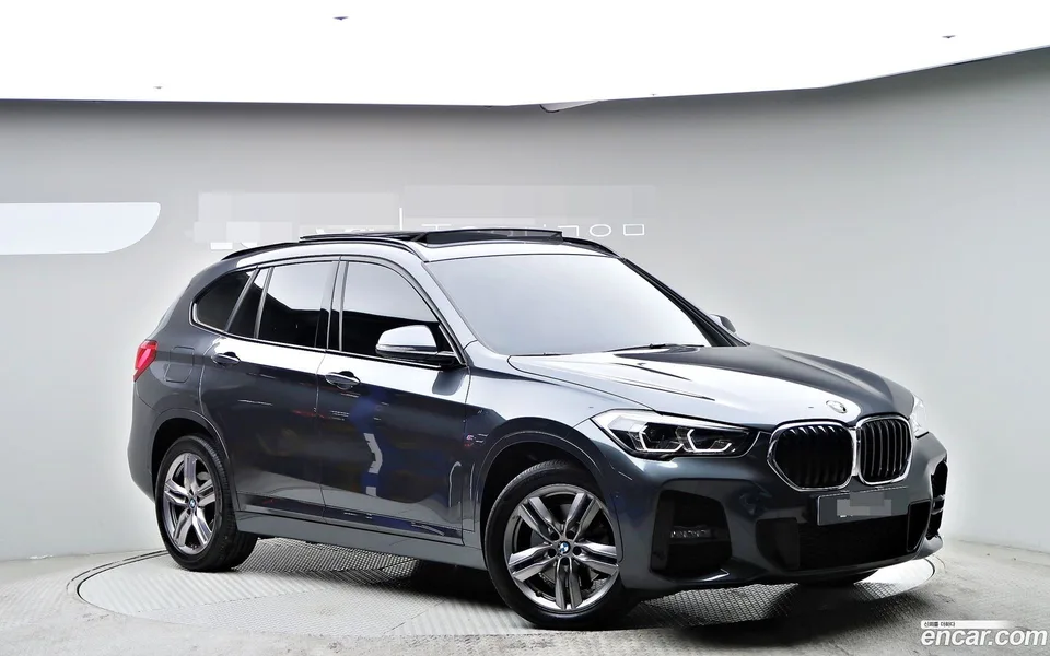 BMW X1 xDrive 20i M 2022 — миниатюра 3