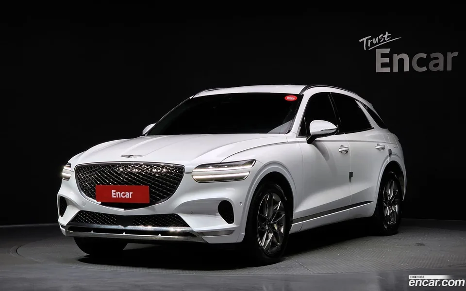 Genesis GV70 2.5T 2WD 2023 — фото 1, купить с доставкой в Москву