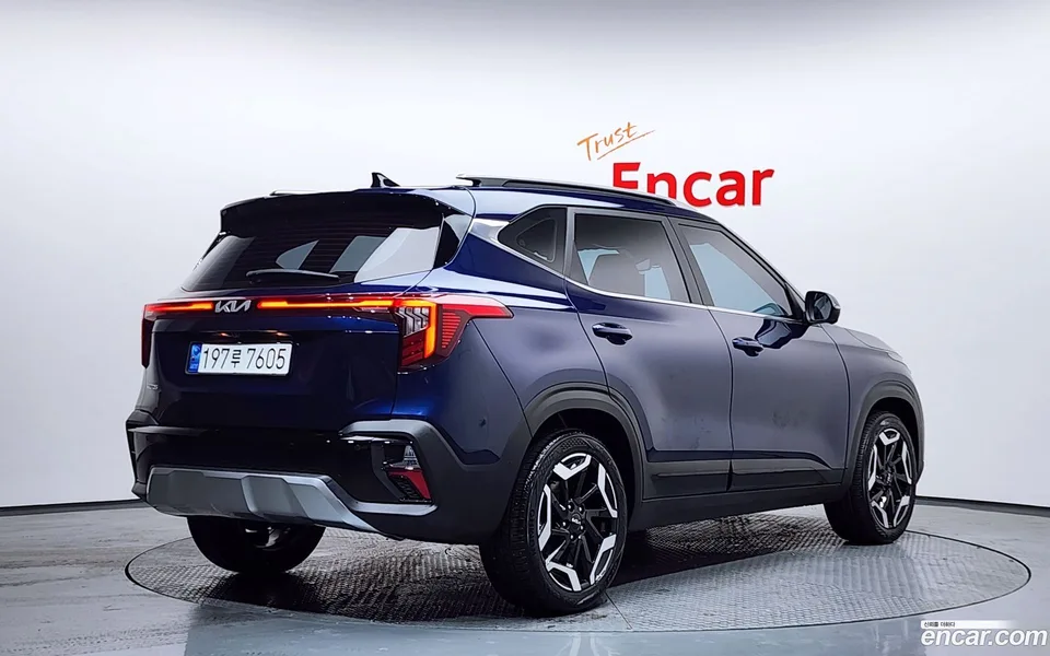 Kia Seltos 1.6 2WD 2023 — миниатюра 2