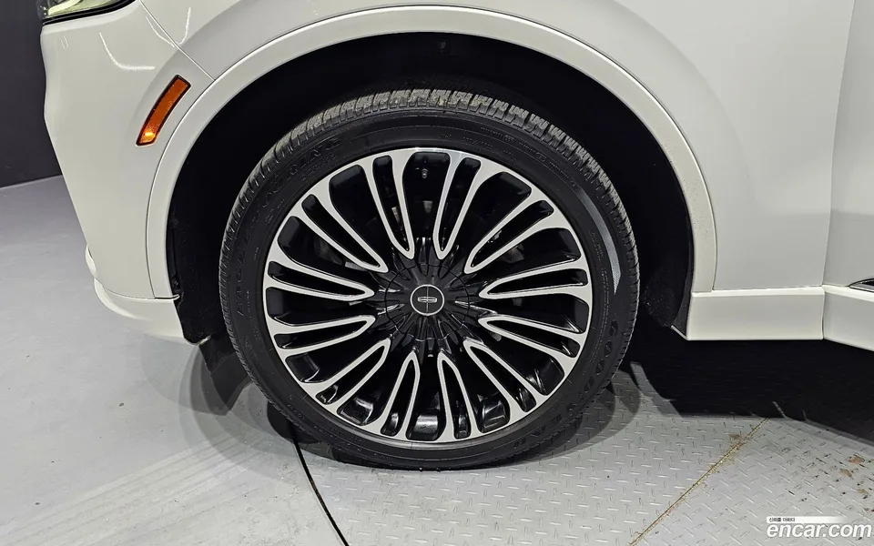 Lincoln Aviator 3.0 AWD 2024 — миниатюра 2
