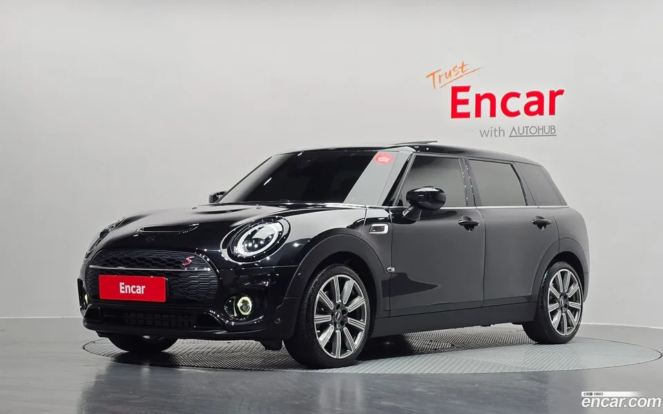 MINI Cooper S Clubman 2022 — фото 1, купить с доставкой в Москву