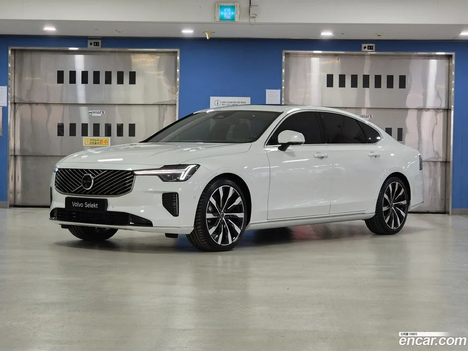 Volvo S90 B5 2025 — фото 1, купить с доставкой в Москву