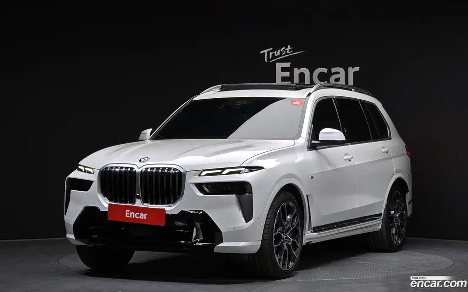BMW X7 xDrive 40i M 6 2025 — фото 1, купить с доставкой в Москву