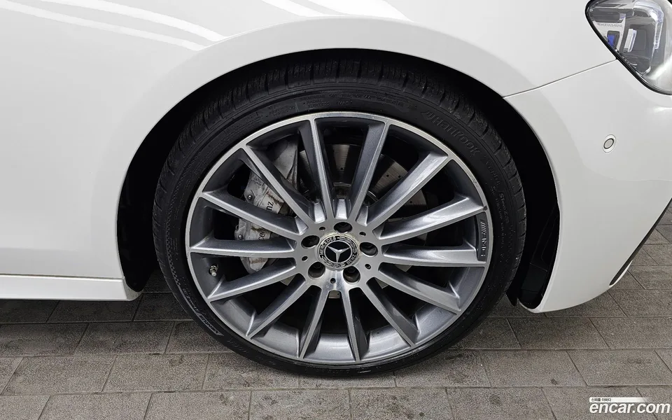 Mercedes-Benz E-Class E350 4MATIC AMG Line 2022 — миниатюра 2