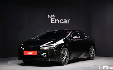 Toyota Prius 2025 buy in Moscow