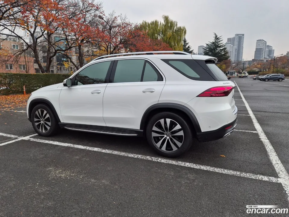 Mercedes-Benz GLE-Class GLE300d 4MATIC 2024 — миниатюра 4