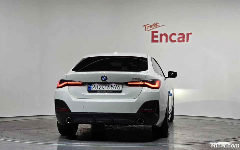 BMW 4 Series 420i M 2023 — миниатюра 4