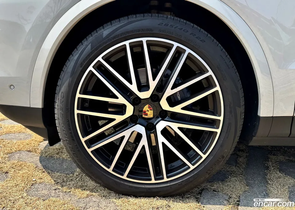 Porsche Cayenne 3.0 2024 — миниатюра 2