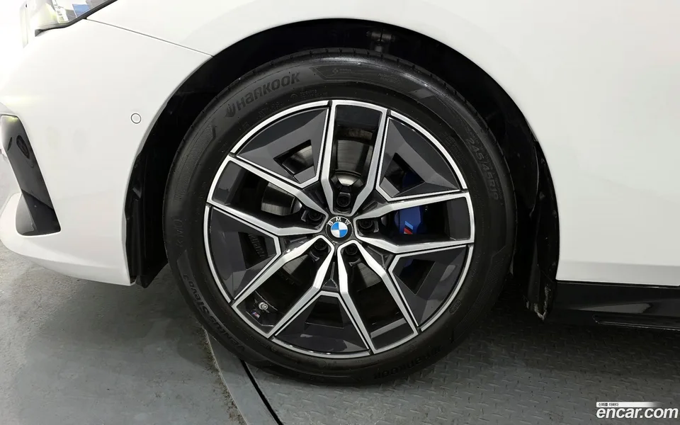 BMW 5 Series 520i M 2025 — миниатюра 2