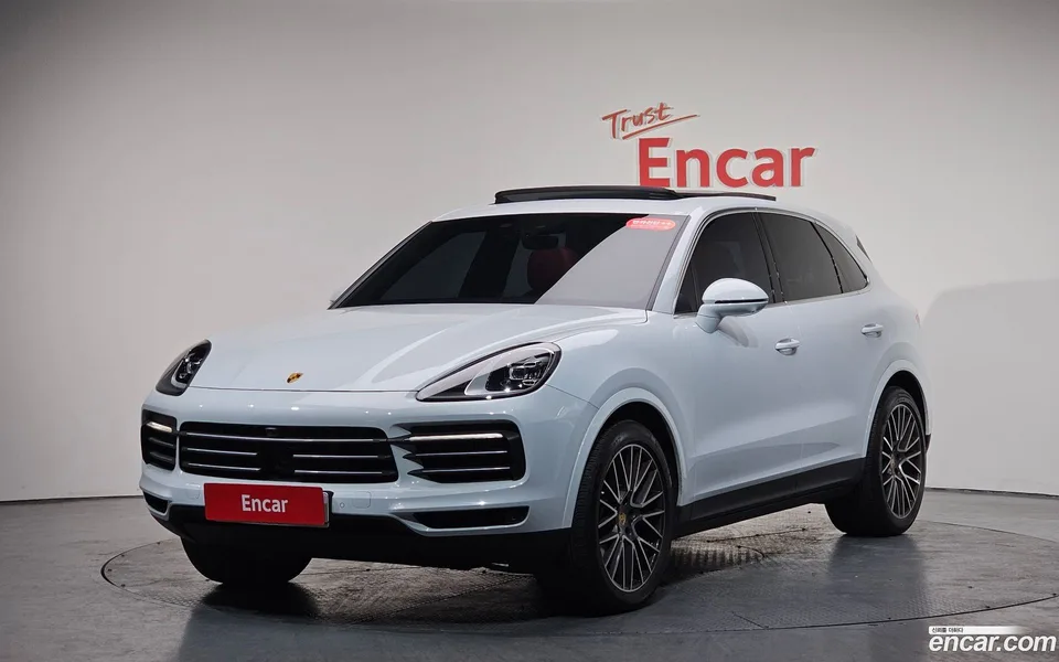 Porsche Cayenne 3.0 2023 — фото 1, купить с доставкой в Москву