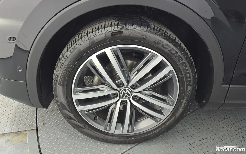 Volkswagen Tiguan 2.0 TDI 2022 — миниатюра 2