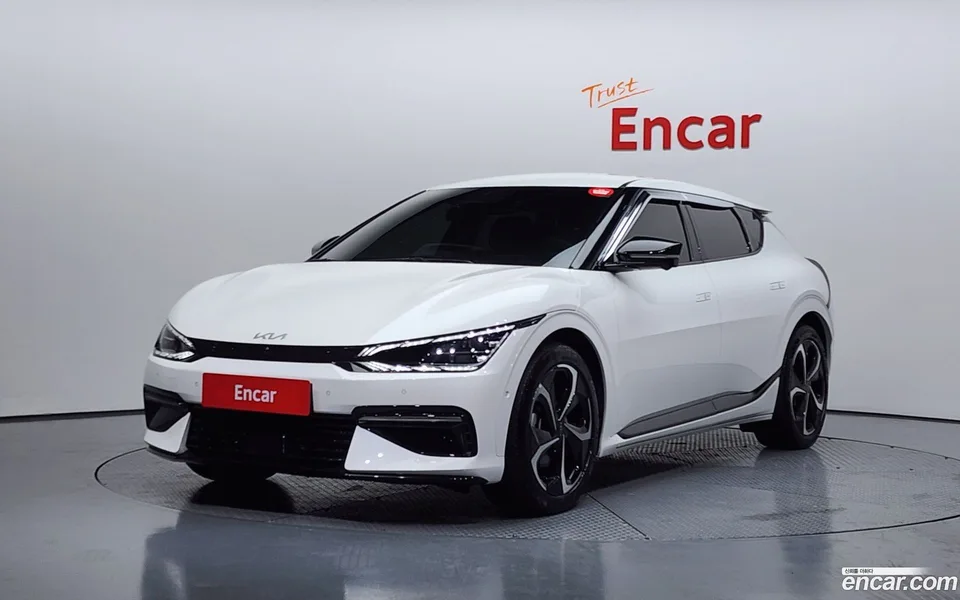 Kia EV6 4WD 2022 — фото 1, купить с доставкой в Москву