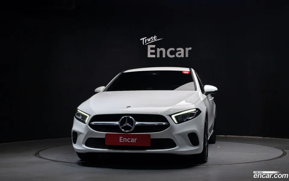 Mercedes-Benz A-Class A220 2022 — миниатюра 3