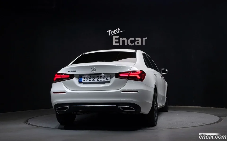 Mercedes-Benz A-Class A220 2022 — миниатюра 4