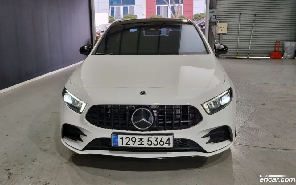 Mercedes-Benz A-Class AMG A35 4MATIC 2023 — миниатюра 3