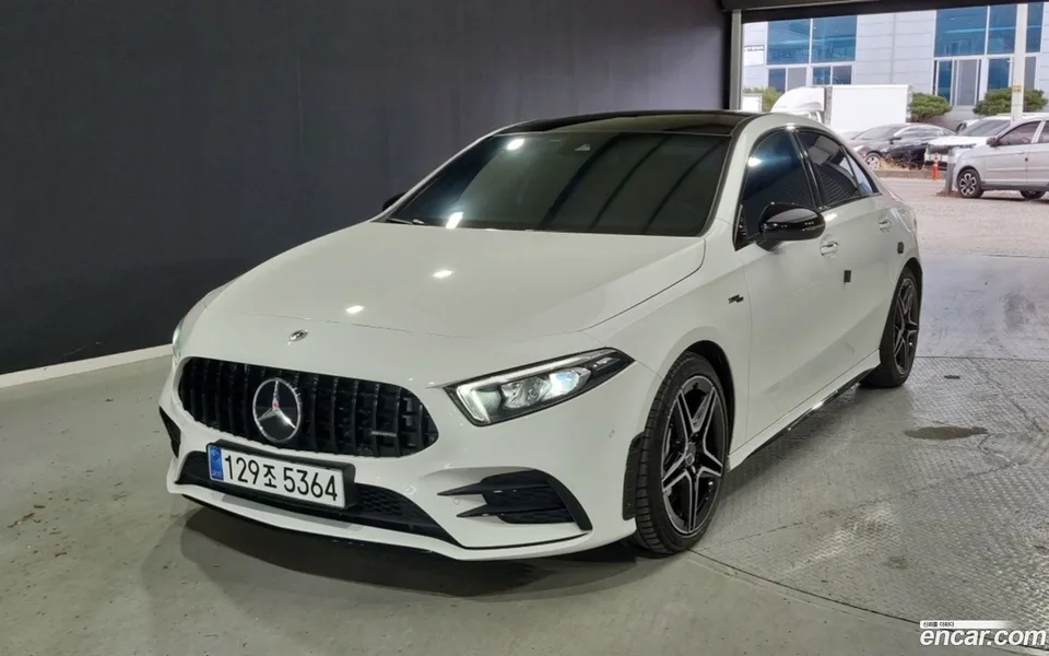 Mercedes-Benz A-Class AMG A35 4MATIC 2023 — фото 1, купить с доставкой в Москву