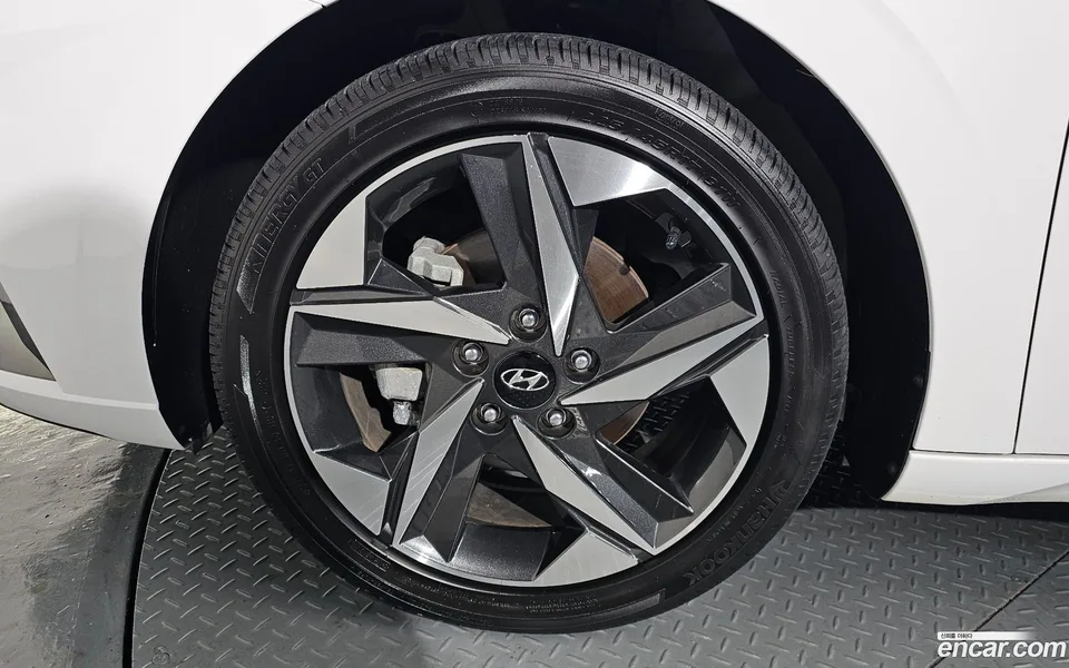 Hyundai Avante 1.6 2022 — миниатюра 2