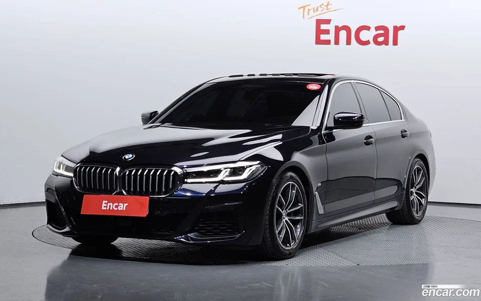 BMW 5 Series 520i M 2022 — фото 1, купить с доставкой в Москву