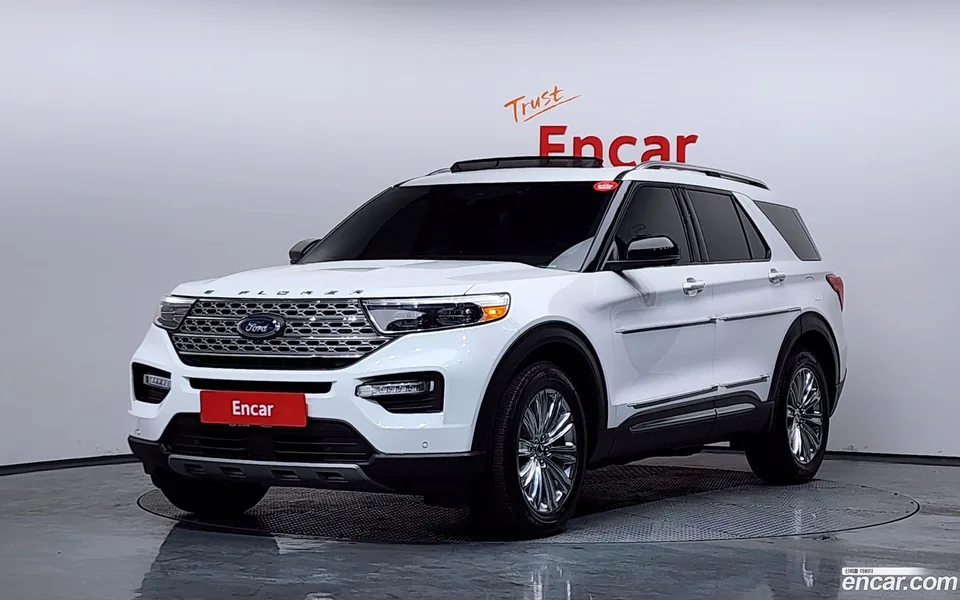 Ford Explorer 2.3 4WD 2022 — фото 1, купить с доставкой в Москву