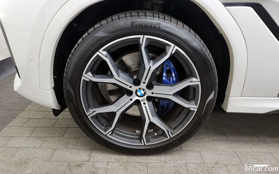 BMW X6 xDrive40i M 2023 — миниатюра 2
