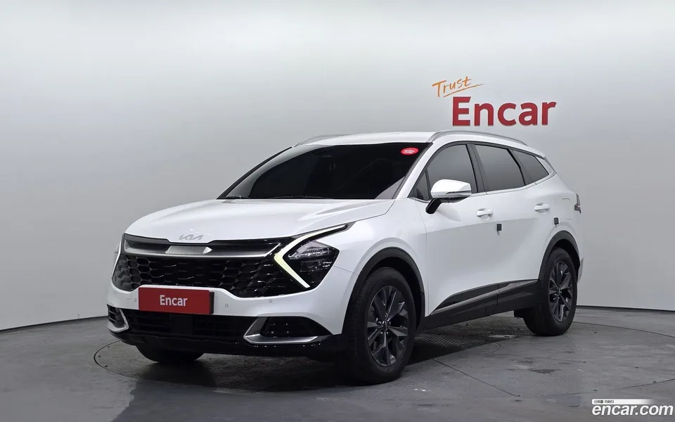 Kia Sportage 2.0 2WD 2023 — фото 1, купить с доставкой в Москву