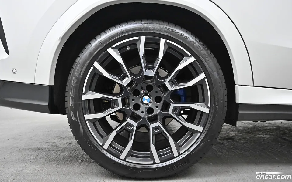 BMW X6 xDrive40i M 2025 — миниатюра 5