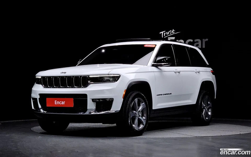 Jeep Grand Cherokee 3.6 2023 — фото 1, купить с доставкой в Москву
