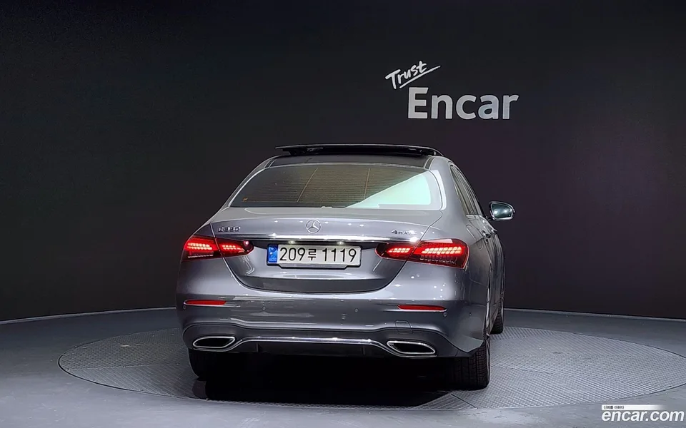 Mercedes-Benz E-Class E350 4MATIC AMG Line 2022 — миниатюра 4