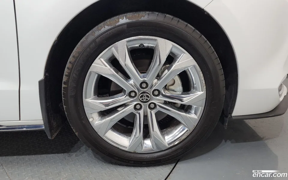 Toyota Sienna 2.5 2WD 2023 — миниатюра 2